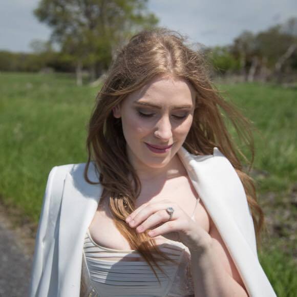 Meet your Posher, Astrid - Picture 1 of 1